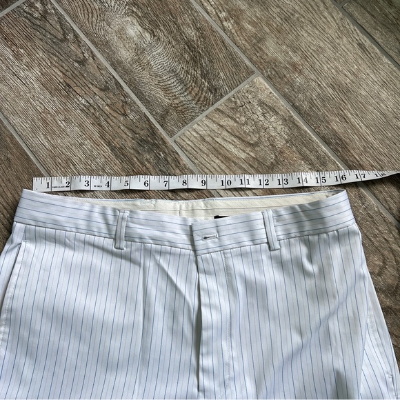Greg Norman Blue and White Pinstriped Shorts, Men’s Size 34 - Picture 5 of 8